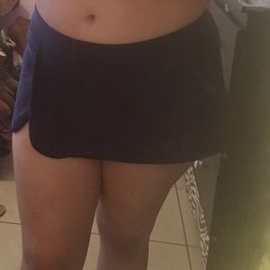 Jaclyn Smith navy swim shorts